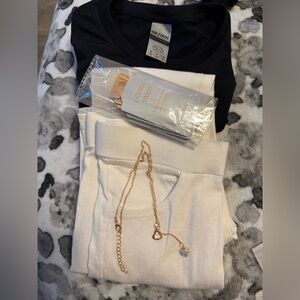 Bundle Black & White 
Shirt.Jeggings.Necklace